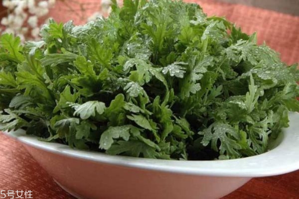 吃茼蒿有哪些好处,常吃茼蒿有什么好处和坏处