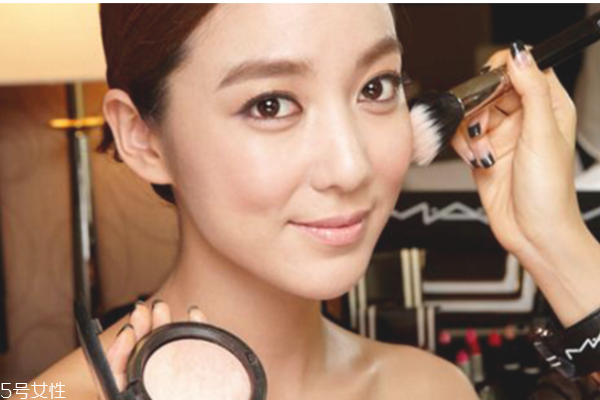 美白吃啥好(吃啥美白皮肤效果最好)