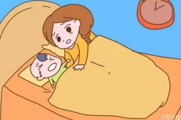 婴儿嘴唇发紫应该怎么办(宝宝嘴唇发紫怎么办)