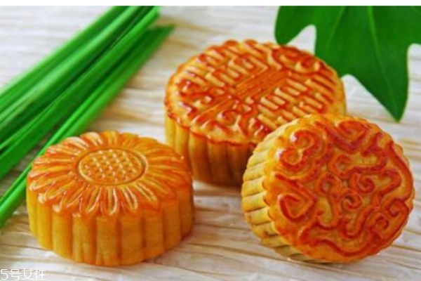 月饼是用什么做成的,月饼是怎么做的?