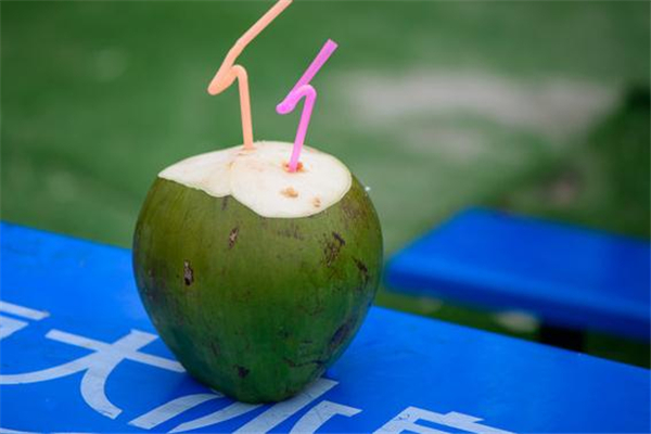 喝椰子汁拉肚子是怎么回事儿?,椰子汁喝了拉肚子