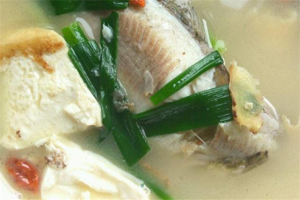 鲫鱼豆腐汤要加牛奶吗,鲫鱼豆腐牛奶汤的做法大全