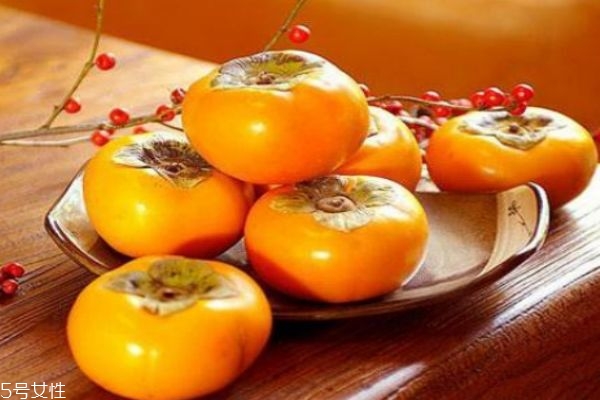 柿子吃多了有什么好处和坏处,柿子的热量高吗减肥能不能吃