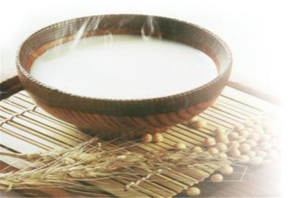 豆浆一次喝多少为宜,豆浆一天喝多少合适