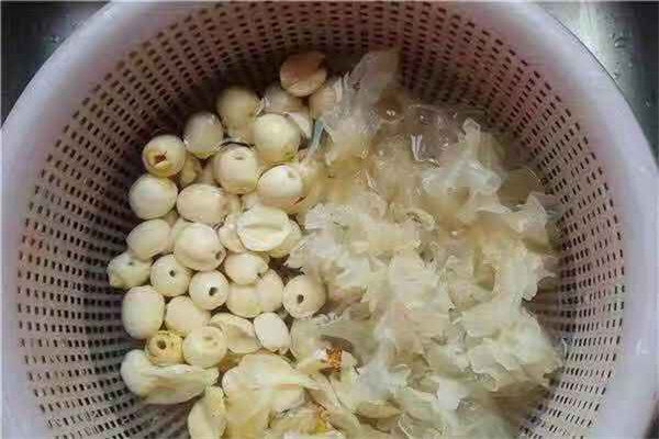 莲子吃多了是不是容易拉肚子,吃莲子拉肚子是怎么回事