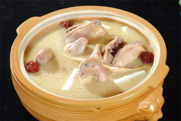 炖鸽子汤鸽子需要焯水吗,炖鸽子汤要不要放油 炖鸽子汤鸽子需要焯水吗,炖鸽子汤要不要放油