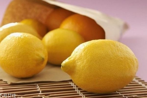 柠檬为什么可以美白,柠檬真的可以美白吗
