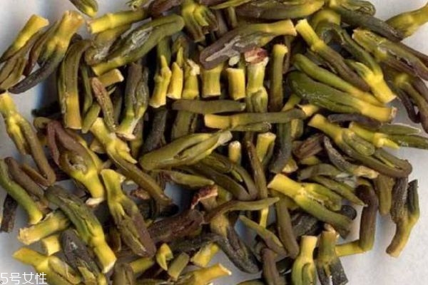 莲子心可以吃吗?有什么作用,吃莲子心有什么好处