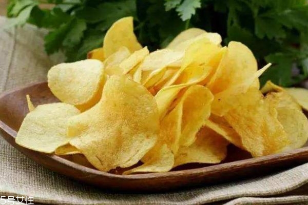 孕妇可不可以吃薯片,孕妇可以吃薯片吗孕早期