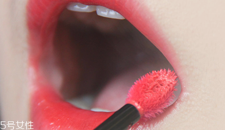 涂了护手霜要吃东西怎么办(护手霜涂了后要吃东西怎么办)