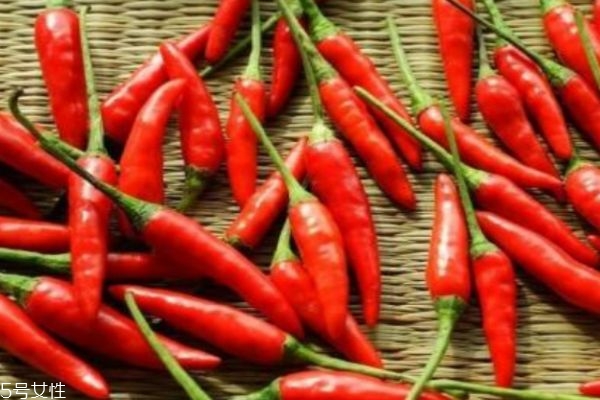 红椒是辣椒吗,红色的椒叫什么