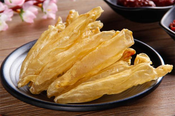 鱼胶颜色深一点好还是浅一点好,鱼胶的颜色深什么原因