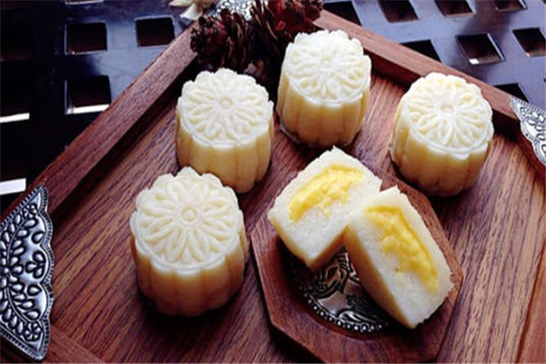 月饼回油是常温还是放冰箱,月饼为什么要放置2-3天回油?