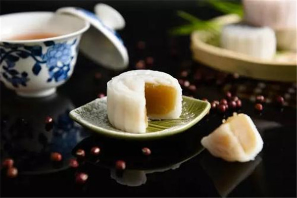 月饼吃不完可以放冰箱吗,月饼放在冰箱保鲜可以放多久