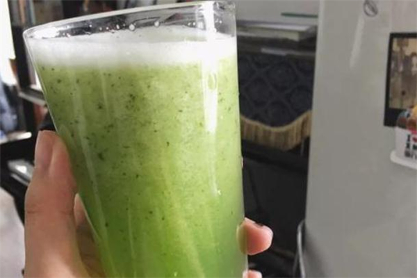 芹菜汁什么时候喝最好减肥,芹菜汁什么时候喝减肥效果最好 芹菜汁什么时候喝最好减肥,芹菜汁什么时候喝减肥效果最好