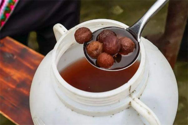 杨梅酒和枸杞红枣可以泡一起吗,杨梅和枸杞红枣能一起泡酒吗