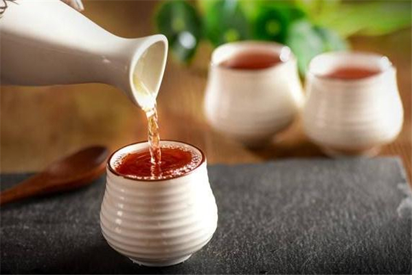 高血压可以喝杨梅酒吗,高血压可以喝杨梅泡酒吗