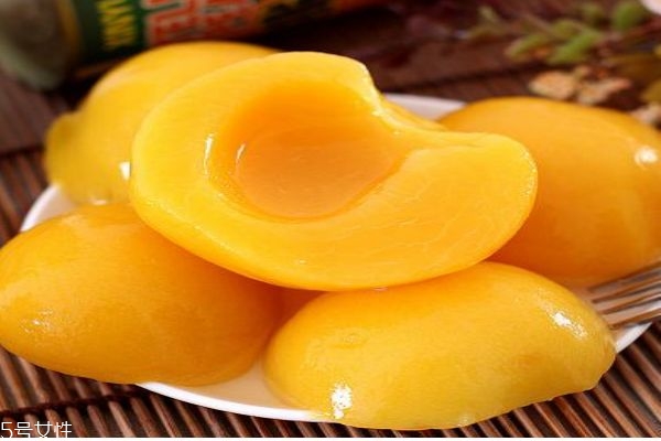 黄桃罐头怎样做,黄桃罐头的制作方法