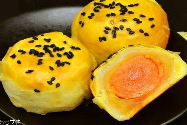 请问蛋黄酥怎么做的,蛋黄酥的制作方法