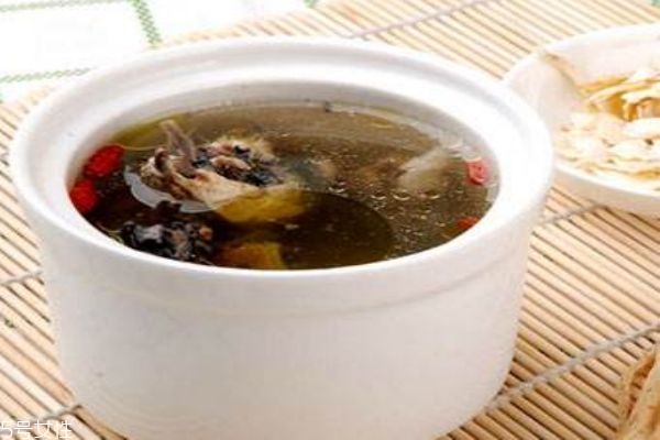 乌鸡汤怎么做啊,做乌鸡汤怎么做好吃