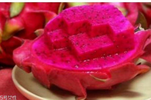 火龙果的热量有多少,火龙果的热量高不高