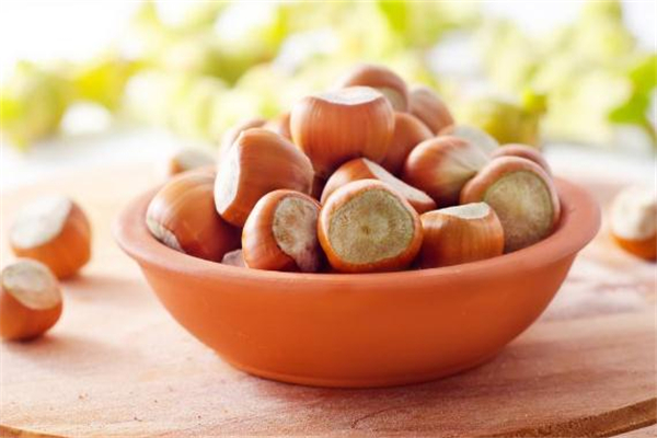 榛子和开心果哪个营养价值高,开心果和榛子哪个更有营养