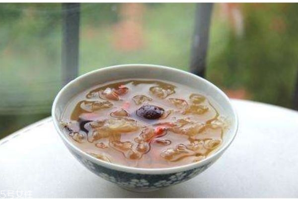银耳汤起什么作用,银耳汤有啥用