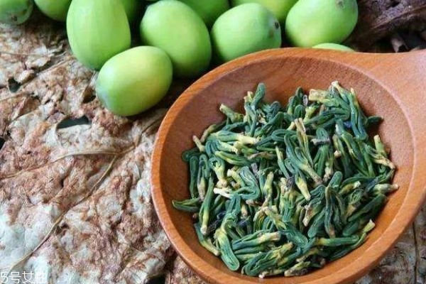 莲子心有什么功效呢?,莲子心有啥功效 莲子心有什么功效呢?,莲子心有啥功效