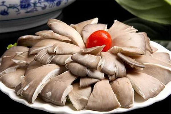 高血压可以吃蘑菇吗,血脂高可以吃平菇吗