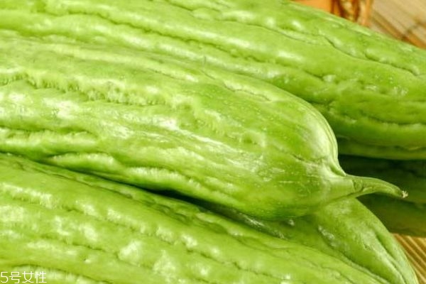 苦瓜有什么功效呢?对身体好吗?,苦瓜有什么功效呢