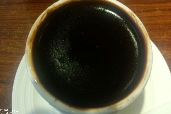 枇杷膏有什么功效和作用,枇杷膏的用处 枇杷膏有什么功效和作用,枇杷膏的用处