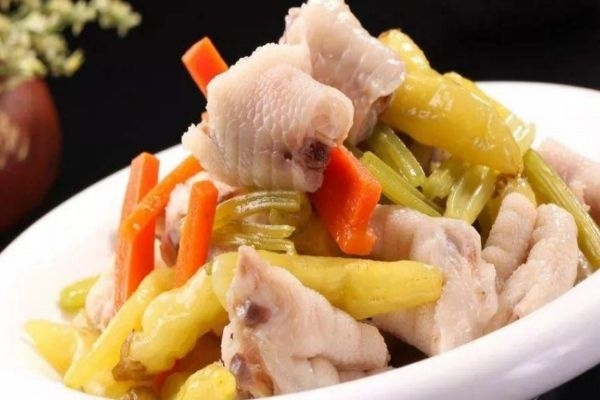 泡椒凤爪是怎么做出来的,泡椒凤爪怎么制作过程