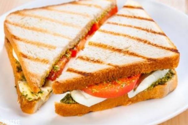 三明治的产地是哪里,三明治产地是哪个国家 三明治的产地是哪里,三明治产地是哪个国家