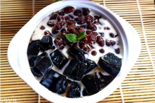 龟苓膏热量高吗能减肥吗,龟苓膏热量高吗?