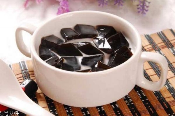 龟苓膏祛痘吗,龟苓膏对痘痘有用吗