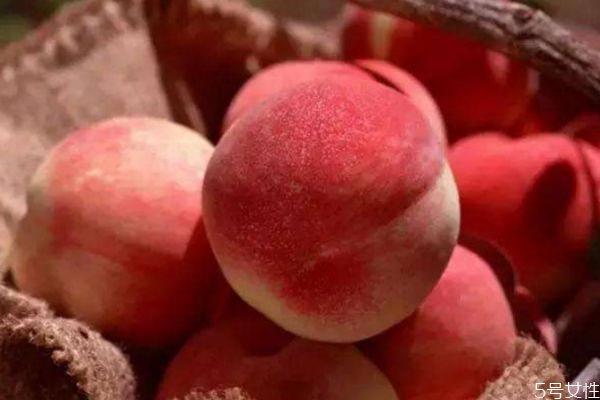 一个桃子的热量有多少千卡,一个桃子的热量有多少千焦 一个桃子的热量有多少千卡,一个桃子的热量有多少千焦