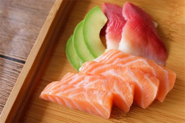 手术后能吃三文鱼吗,做完人流可以吃三文鱼吗