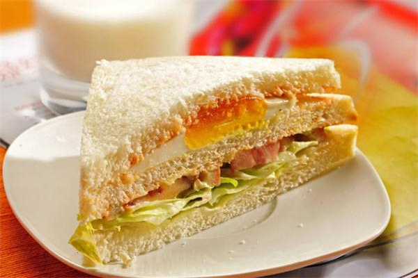三明治可以凉着吃吗,三明治热吃还是凉吃