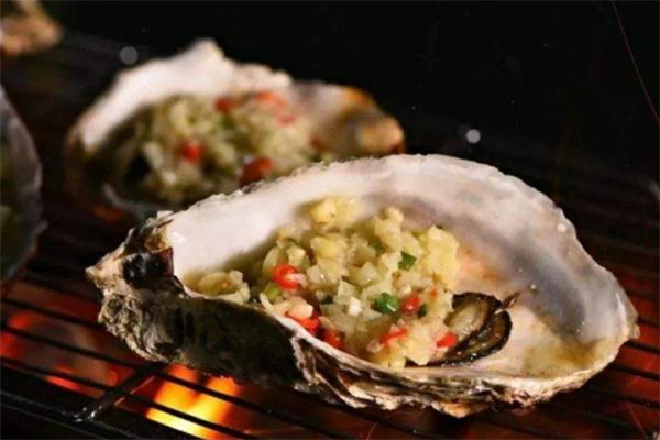 生蚝可以跟奶茶一起吃吗?,生蚝跟茶一起吃会怎样