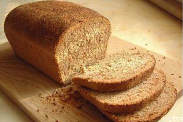 减肥吃面包会胖吗,减肥吃面包会长胖吗?