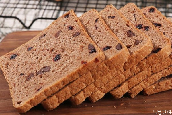 全麦面包可以放冰箱冷藏吗,黑麦面包怎么保存和怎么吃最好 全麦面包可以放冰箱冷藏吗,黑麦面包怎么保存和怎么吃最好