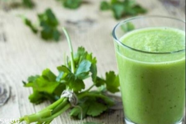 芹菜汁的功效减肥法,芹菜汁有什么功效和作用