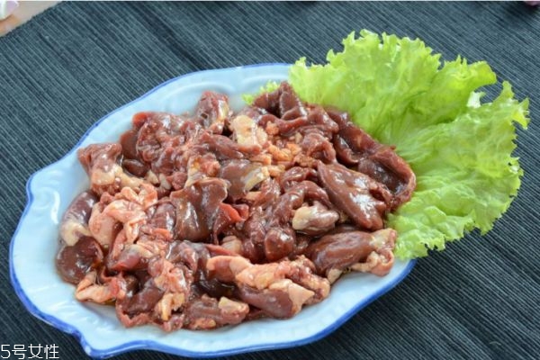怎么处理鸡心,怎么处理鸡心上的油
