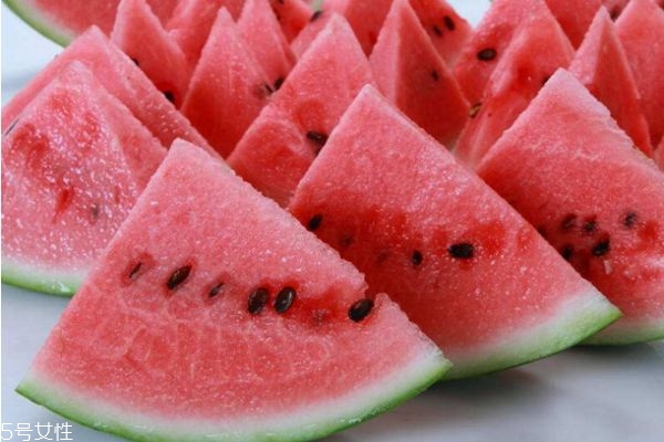 一次吃多少西瓜合适,西瓜吃多少算适量