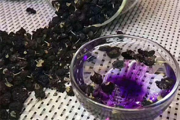 黑枸杞泡酒可以放冰糖吗?,黑枸杞泡酒可以加冰糖吗?