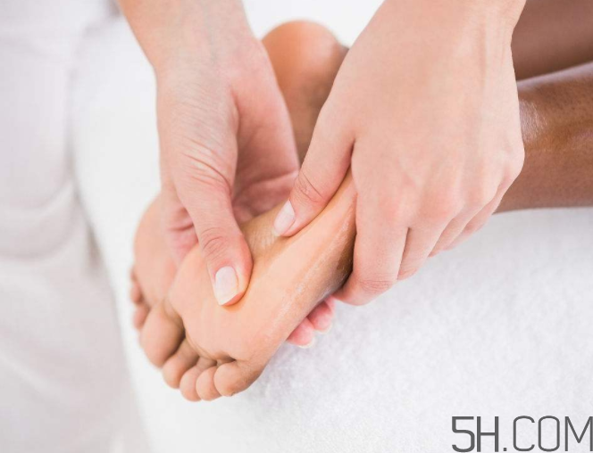 脚气小偏方治疗?,治脚气的小偏方