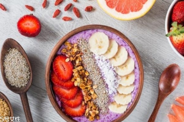 早上起床吃什么好,早上起床后什么时候吃早餐最好 早上起床吃什么好,早上起床后什么时候吃早餐最好