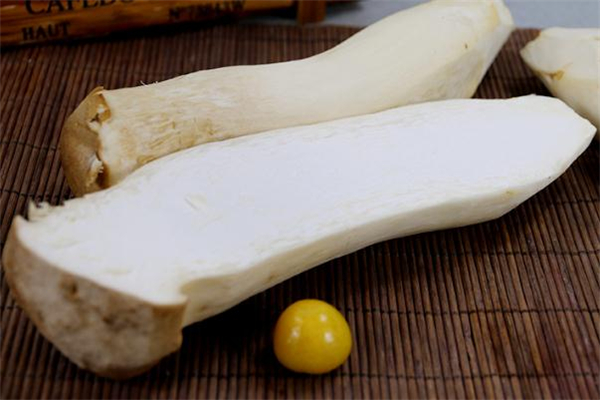 杏鲍菇和什么菜一起炒好吃图片,杏鲍菇和什么菜一起炒好吃?