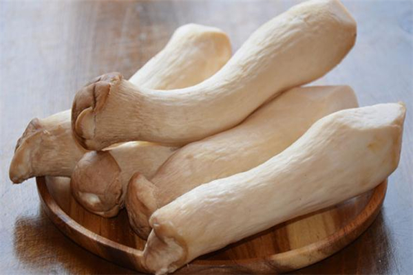 杏鲍菇需要去皮吗,杏鲍菇外皮需要去掉吗