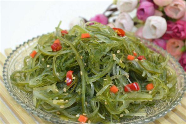 裙带菜能生吃吗?,裙带菜可以和生菜一起吃吗 裙带菜能生吃吗?,裙带菜可以和生菜一起吃吗